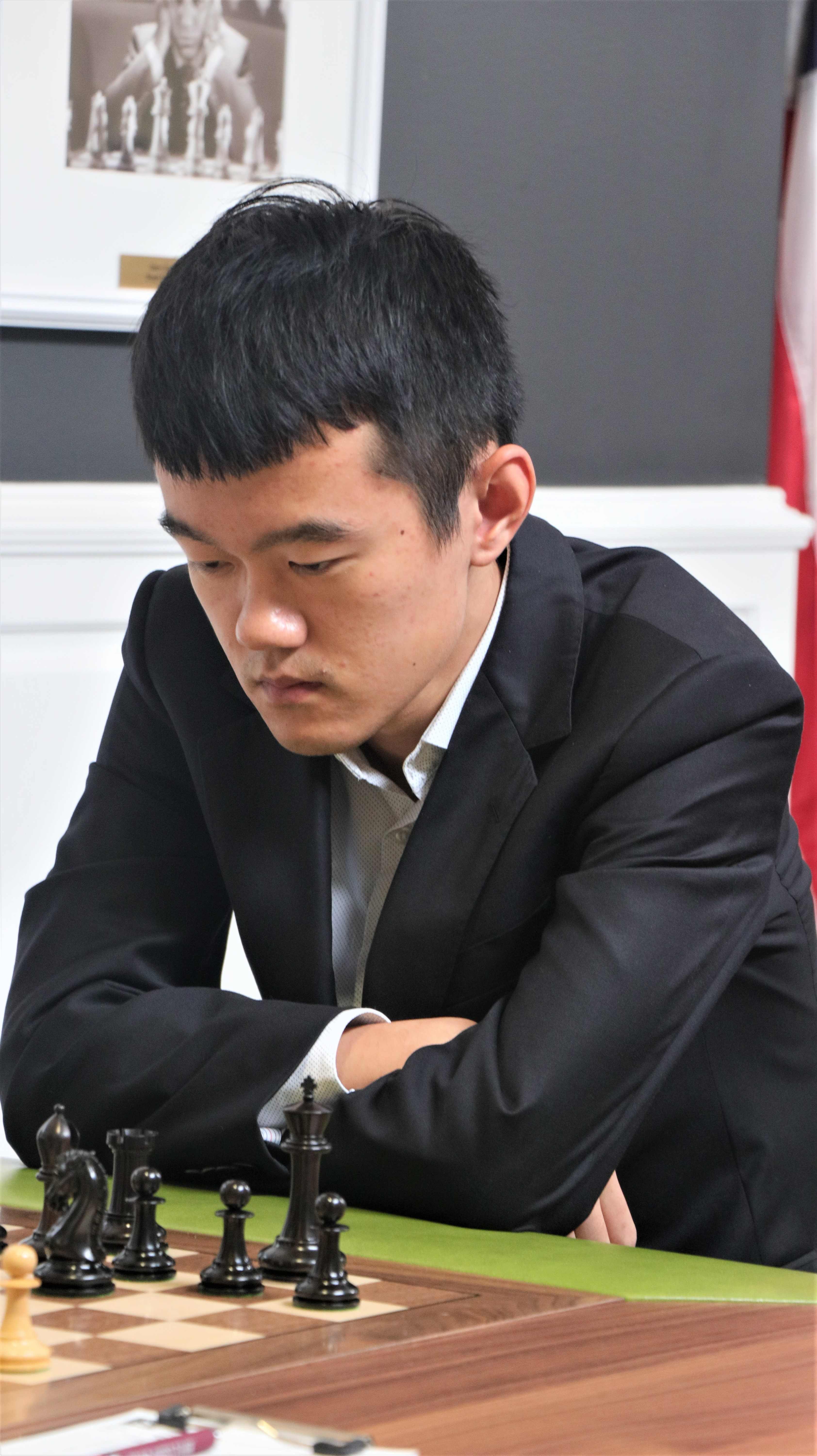 Lu, Shanglei is leading after 10 rounds of the Chinese Chess